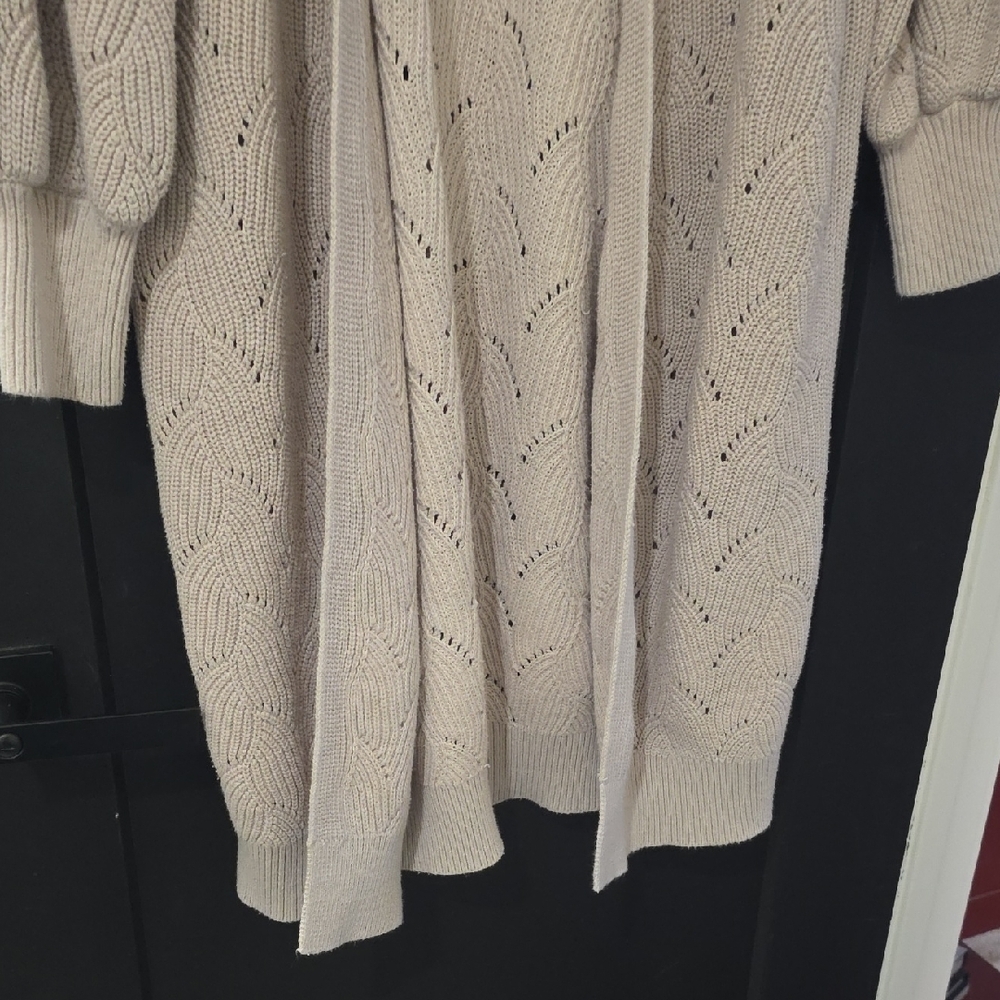 Express Women's Beige Knit Cardigan - Picture 3 of 6